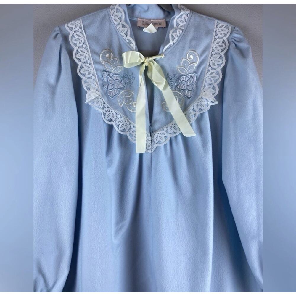 Vintage Vandemere Blue Ctn Flannel Lace Tie Front Embrdrd Cottage Core Long Robe - Picture 3 of 6